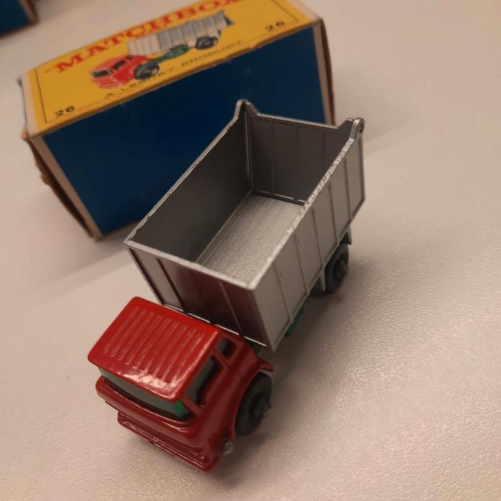 MATCHBOX SERIES NEW MODELS nr.26 GMC TIPPER TRUCK*BOXED*, Hobby en Vrije tijd, Modelauto's | 1:87, Nieuw, Bus of Vrachtwagen, Matchbox