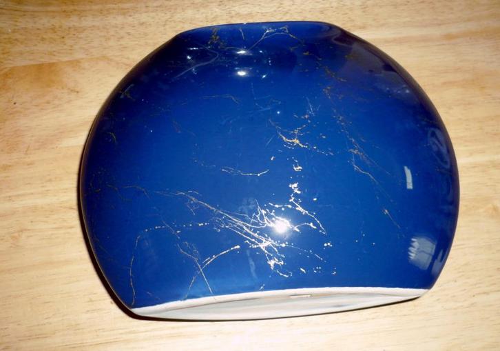 Afgevlakte blauwe vaas, goudmarmering, Huis en Inrichting, Woonaccessoires | Vazen, Gebruikt, Blauw, Minder dan 50 cm, Aardewerk of Porselein