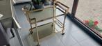 Dressoir van verguld messing en rookglas uit de jaren 70 in, Huis en Inrichting, Ophalen, Gebruikt, Glas