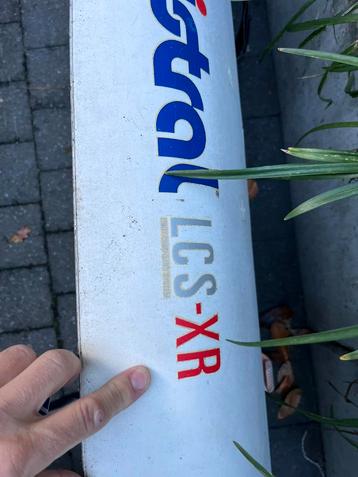 Gezocht. Vin, zwaard en mastvoet voor oide Mistral LCD XR beschikbaar voor biedingen