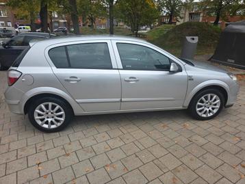 Opel astra AUTOMAAT 1.6 benzine bouwjaar 2004 km 212.000 beschikbaar voor biedingen