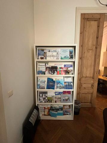 Bibliothèque ou presentoir, Enlèvement, Comme neuf