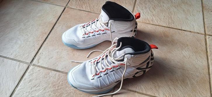 Basketbalschoenen voor heren/dames, Sport en Fitness, Basketbal, Zo goed als nieuw, Ophalen of Verzenden