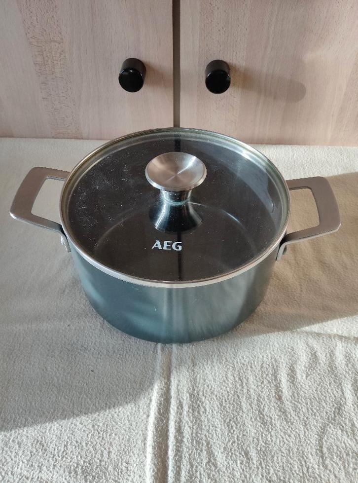 Casserole AEG, Maison & Meubles, Cuisine | Casseroles & Poêles, Neuf, Casserole ou Cocotte-minute, Autres matériaux, Plaques à induction