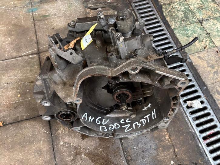 BOITE 6 VITESSES OPEL ASTRA H 1300 TURBO DIESEL, Autos : Pièces & Accessoires, Transmission & Accessoires, Opel, Utilisé, Enlèvement