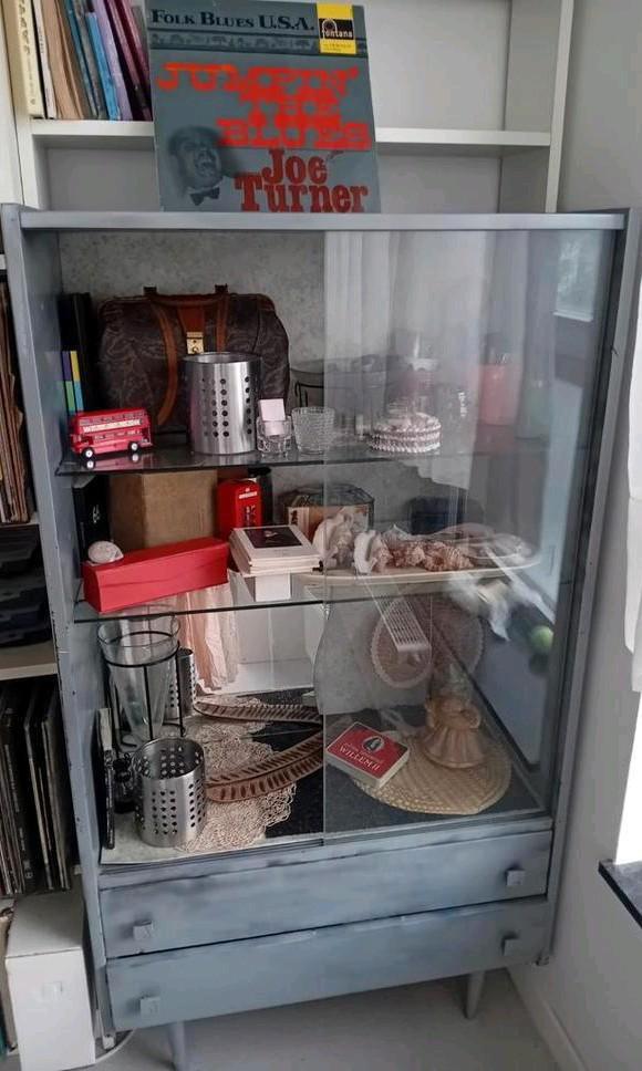 🔸️🔹Urgent jolie vitrine 2 tiroirs bois laiton vintage, Maison & Meubles, Chambre à coucher | Matelas & Sommiers, Utilisé, Sommier