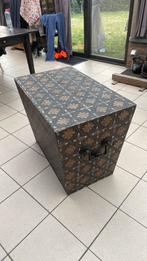 Mooie oude bekleed kist., Ophalen