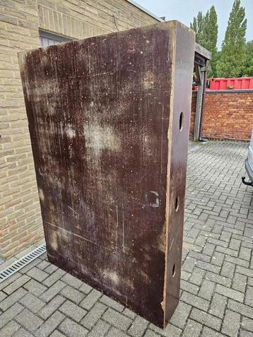 Gratis: opbergkasten beschikbaar voor biedingen