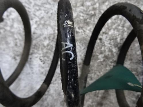 SCHROEFVEER ACHTER Opel Corsa D (01-2006/12-2014) (AC), Auto-onderdelen, Ophanging en Onderstel, Opel, Gebruikt