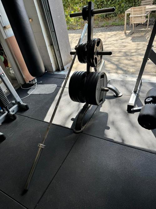 Gewichten, olympische halterstang en gewichtshouder., Sport en Fitness, Fitnessmaterialen, Zo goed als nieuw, Ophalen