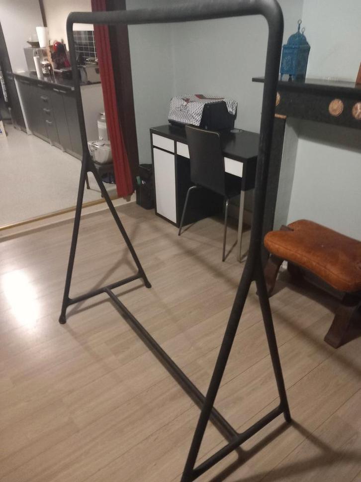 Het dragen van... lees informatie, Kleding | Dames, Kledingrekken, Gebruikt, Ophalen