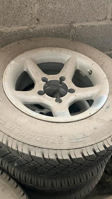 Set met wielen Suzuki Jimny en Vitara beschikbaar voor biedingen