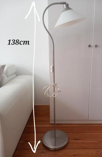 Lampadaire beschikbaar voor biedingen
