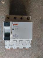 Differentieel, automaten,3~stopct.+stekkers,contactor, Enlèvement ou Envoi