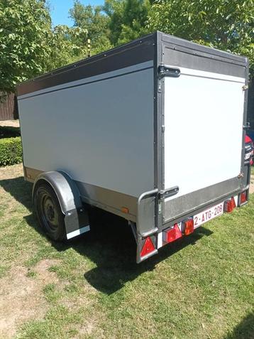 Gesloten aanhangwagen 750kg beschikbaar voor biedingen