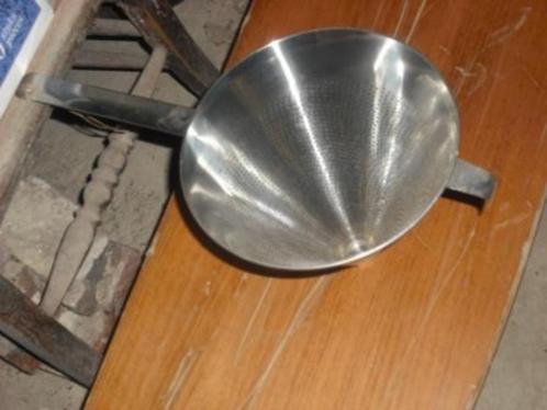 Inox trechter zeef - vergiet in trechtervorm -21 cm diameter, Huis en Inrichting, Keuken | Keukenbenodigdheden, Zo goed als nieuw