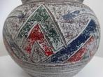 Vintage vaas bohemian pottery - groen blauw grijs rood wit f, Auto-onderdelen, Ophalen of Verzenden