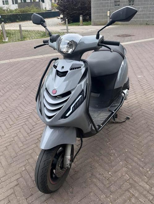 Piaggio Zip s 2024 Euro 5, Fietsen en Brommers, Scooters | Piaggio, Zip, Ophalen