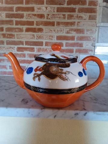 Antieke Japanse Porseleinen Theepot Met Een Draak Erop   beschikbaar voor biedingen