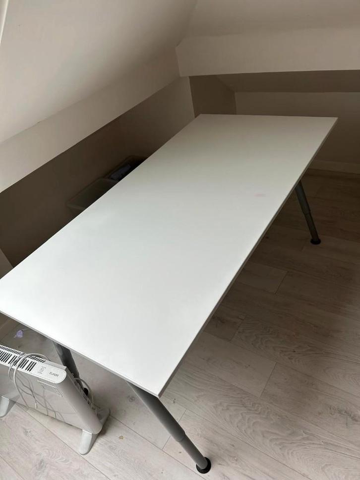 Ikea Manueel in hoogteverstelbare bureau (160x80cm), Huis en Inrichting, Bureaus, Gebruikt, Bureau, In hoogte verstelbaar, Ophalen