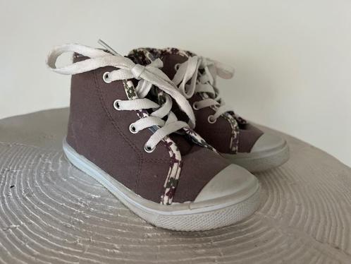 Chaussure Vertbaudet pour bébé - enfant fille : Taille 26, Enfants & Bébés, Vêtements enfant | Chaussures & Chaussettes, Comme neuf