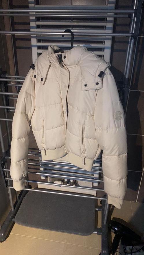 HOLLISTER ULTIMATE PUFFER BOMBER JACKET CREAM WHITE WOMEN, Kleding | Dames, Jassen | Winter, Zo goed als nieuw, Maat 36 (S), Wit