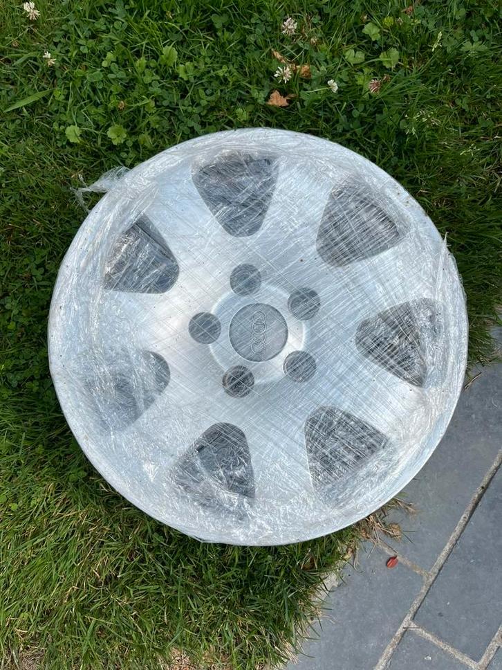 Originele Audi wieldop 16 inch, Auto diversen, Wieldoppen, Zo goed als nieuw, Ophalen