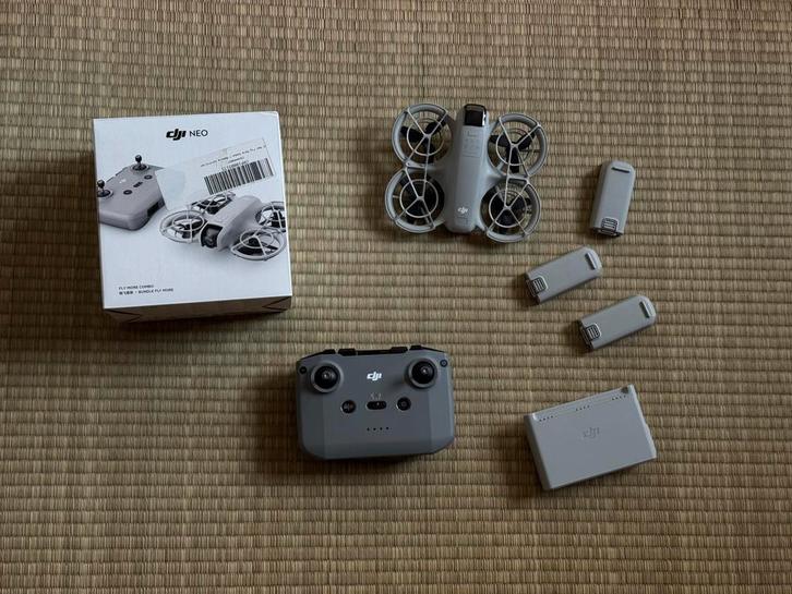 DJI Neo Fly More Combo, Audio, Tv en Foto, Drones, Zo goed als nieuw, Drone met camera, Ophalen of Verzenden