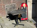 Twee antieke bistrotafels met menuhouder van Coca-Cola, Tuin en Terras, Ophalen, Zo goed als nieuw