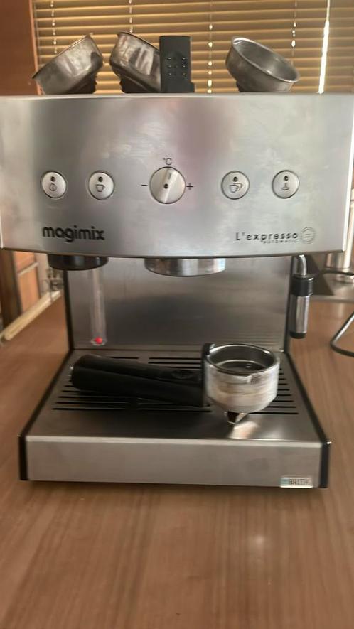 Magimix l espresso, Electroménager, Cafetières, Utilisé, Café moulu, Dosettes et capsules de café, Machine à espresso, 2 à 4 tasses