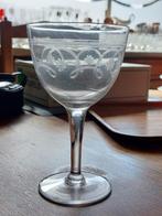Grands verres et petits verres à enlever à Havré (Mons), Maison & Meubles, Comme neuf, Autres styles, Enlèvement, Verre ou Verres