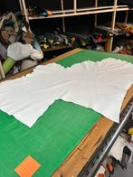 Witte kleur leer lap 1.5 mm dikte soepel met vlekjes A-108, Hobby en Vrije tijd, Ophalen of Verzenden