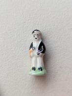 Fève - personnage avec une galette sous le bras, Collections, Enlèvement ou Envoi, Utilisé