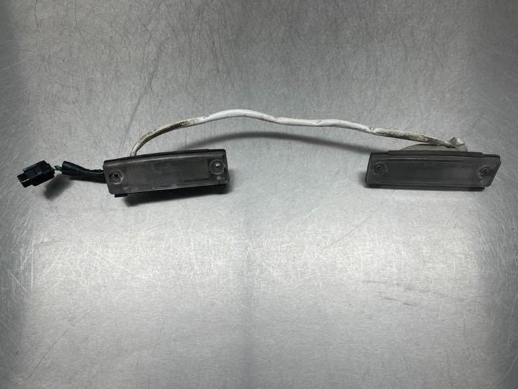 ECLAIRAGE DE PLAQUE Land Cruiser (J15) (|8127333060|), Autos : Pièces & Accessoires, Éclairage, Toyota, Utilisé