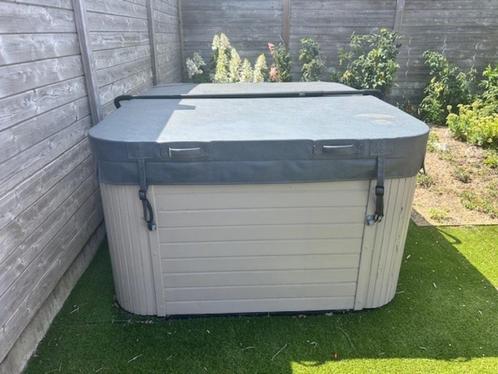 Jacuzzi buiten 4 personen, Tuin en Terras, Bubbelbaden en Hottubs, Gebruikt, Vast, Afdekzeil, Filter, Pomp, Trap, Ophalen