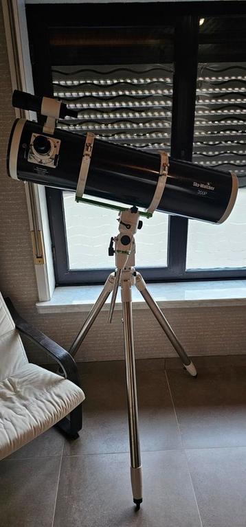 Sky-Watcher 200P met meerdere lenzen beschikbaar voor biedingen