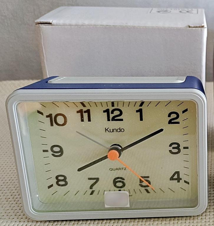 Réveil KUNDO à quartz, cadran luminescent, bleu/gris, neuf, Maison & Meubles, Accessoires pour la Maison | Horloges, Neuf, Réveil ou Horloge