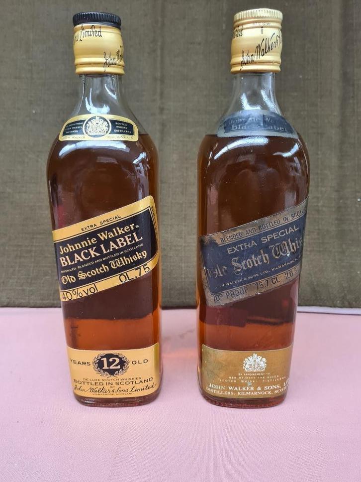 2 oude flessen Johnnie Walker Black Label, Verzamelen, Wijnen, Vol, Ophalen