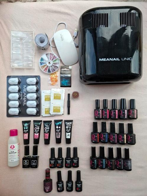 Gellak set met 2 lampen, 22 lakjes en decoratie, Handtassen en Accessoires, Uiterlijk | Cosmetica en Make-up, Zo goed als nieuw