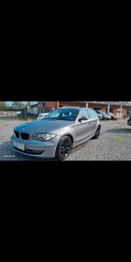 Bmw 118D euro 5  bj 2008 242000 km, Auto's, BMW, Voorwielaandrijving, Euro 5, 1 Reeks, Zwart