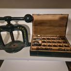 Pers voor ringen te maken, Ophalen