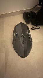 Raven helm, Motoren, Ophalen