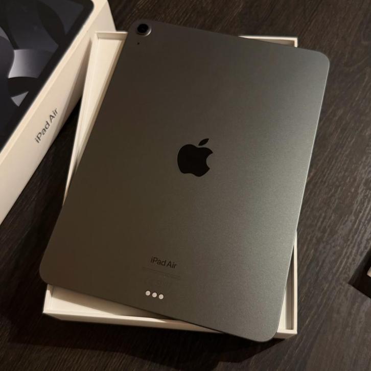 Apple iPad Air (2022) 10.9 inch 64 GB + Magic Keyboard, Computers en Software, Apple iPads, Zo goed als nieuw, Apple iPad, Wi-Fi