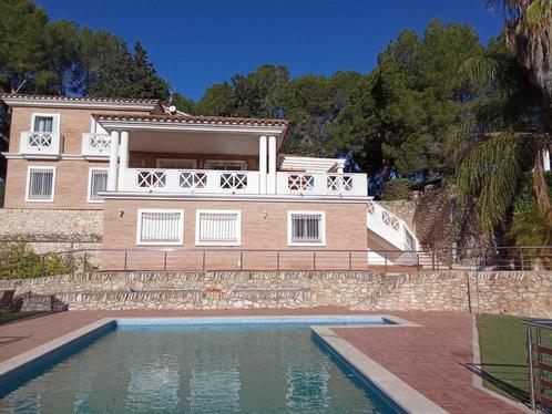 Luxe villa met zwembad gelegen in de goudkust, Spanje, Immo, Buitenland, Spanje, Woonhuis, Stad