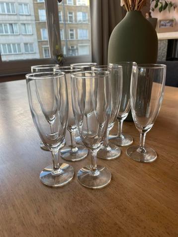 Flûtes à champagnes beschikbaar voor biedingen