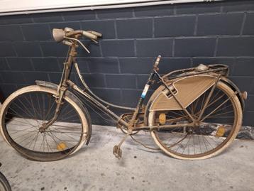 Oldtimer fiets beschikbaar voor biedingen