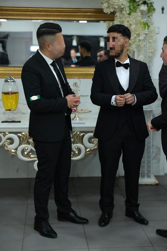 Costume de mariage Homme Modèle américaine, Kleding | Heren, Kostuums en vesten, Zo goed als nieuw, Maat 48/50 (M), Zwart, Ophalen of Verzenden