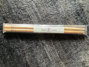 Ringo Starr 'Love & Peace' signature drumsticks (The Beatles beschikbaar voor biedingen