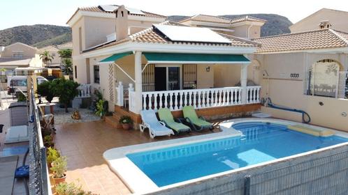 Ruime villa met 3 slaapkamers en uitzicht op zee en de berge, Immo, Buitenland, Spanje, Woonhuis, Dorp