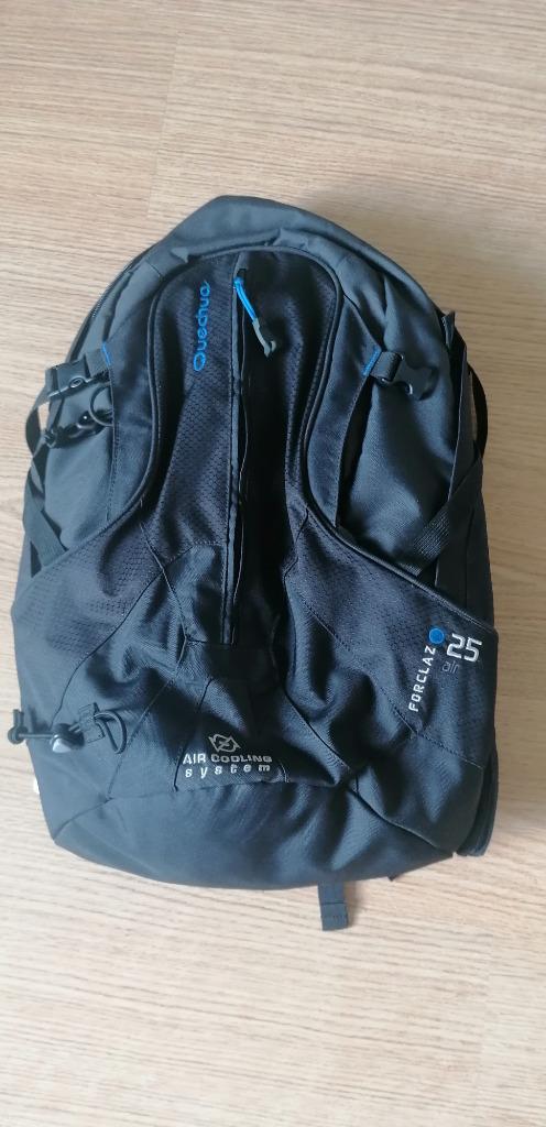 Sac à dos Quechua Forclaz 25l, Sports & Fitness, Alpinisme & Randonnée, Comme neuf, Sac à dos, Enlèvement ou Envoi